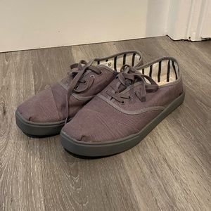 Tom’s Venice Gray low top shoes